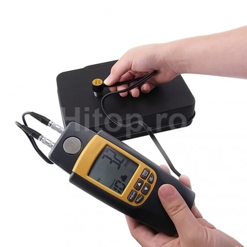 Instrument cu ultrasunete pentru măsurarea grosimii diferitelor materiale