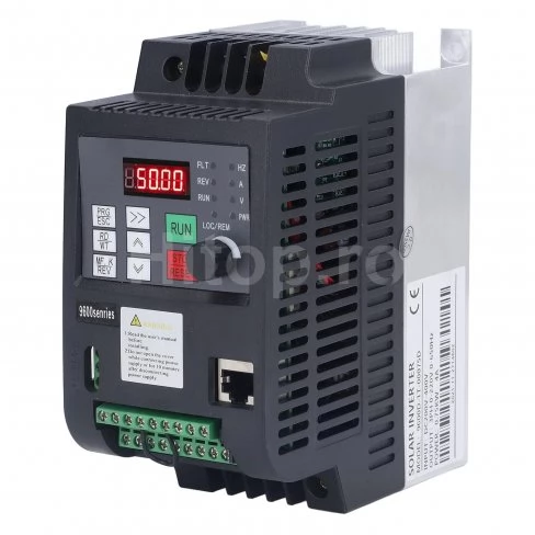 Convertor de frecvență intrare 220V, ieșire 3 x 220V, 2.2KW, 10A, pentru motoare trifazate