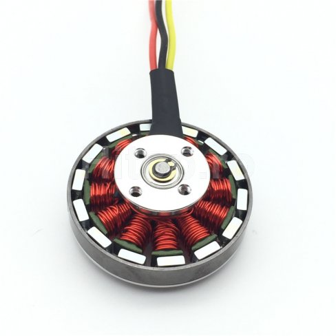 Motor fără perii 750 KV pentru bărci, multicoptere, quadcoptere Motor fără perii 750 KV pentru bărci, multicoptere, quadcoptere